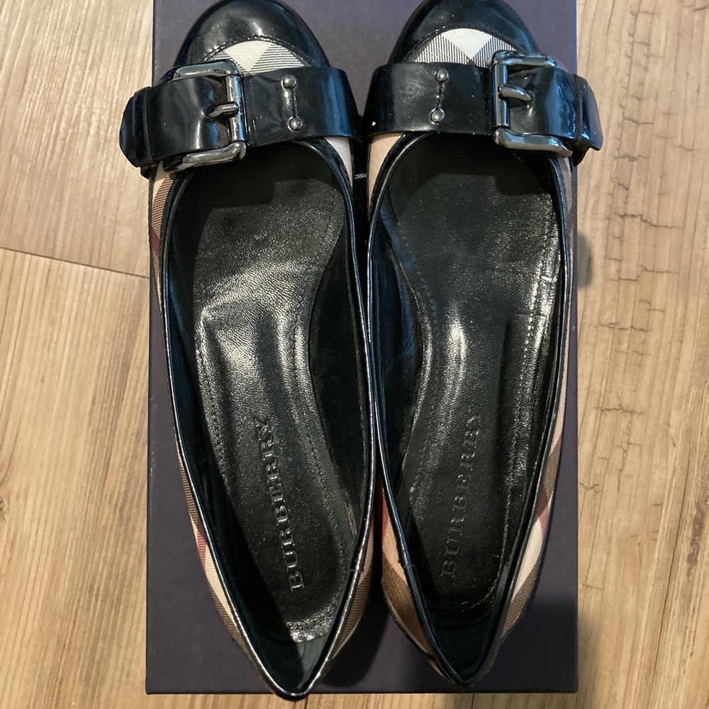 Burberry Flats US Size 6.5. Worn Once